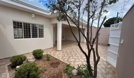 Casa a Venda Pronta para morar - Jardim Itamaraty