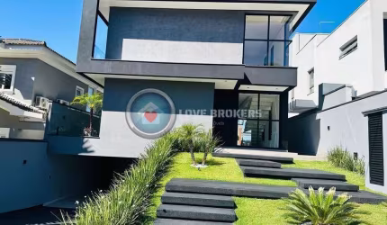 Casa à venda no Condomínio Residencial Real Park - Arujá/SP