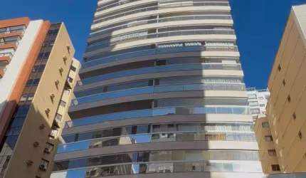 Oportunidade com 2 suítes a uma quadra da Praia da Costa!