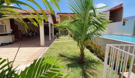 Casa duplex com piscina, churrasqueira e 450 metros de área!!