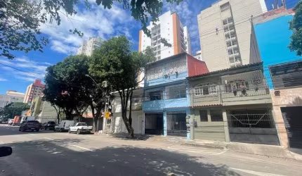 Casa a venda na Praia da Costa! Ótimo ponto comercial e residencial