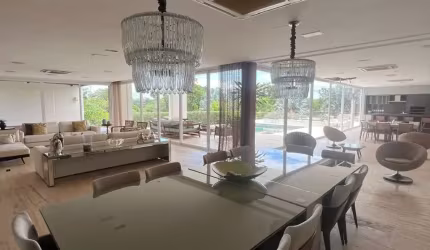 CASA TÉRREA COM 5 SUÍTES À VENDA, 3333m2 - COND JAPUIRA