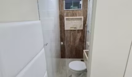 Casa com 2 Quartos, 2 Banheiros e 2 Vagas – Excelente Localização!