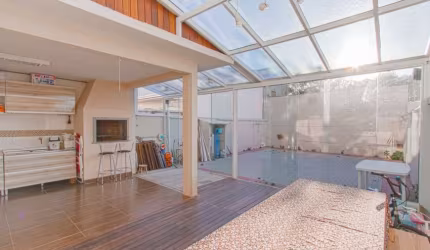 Casa com 3 Quartos, 2 Banheiros e 2 Vagas – Excelente Localização!
