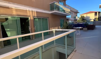 R$760.000-casa de 3 Quartos beira mar