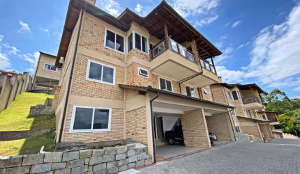 Lindíssima casa com vista mar a venda