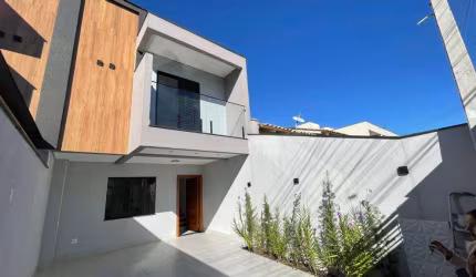 Sobrado à venda em Camboriú, Santa Regina, com 2 quartos, com 101 m²