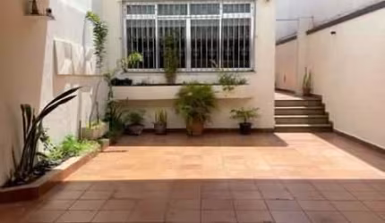 Sobrado com 3 dormitórios para alugar, 180 m² por R$ 6.425/mês - Mooca