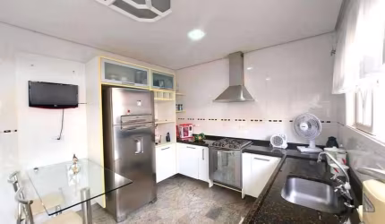 Sobrado com 2 dormitórios para alugar, 121 m² por R$ 5.000/mês - Vila Mafra