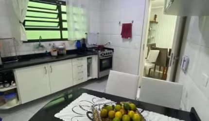 Sobrado com 3 dormitórios sendo 1 suíte e 4 vagas por R$ 900.000 - Alto da Mooca