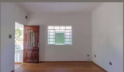 Casa com 3 dormitórios à venda, 180 m² por R$ 950.000