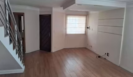 Sobrado com 3 dormitórios com 2 vagas por R$ 750.000 - Mooca