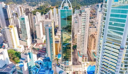 Apartamento 4 Suítes 3 Vagas