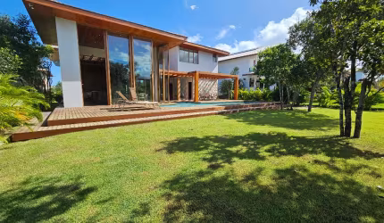 Casa em Praia do Forte com 5 suítes