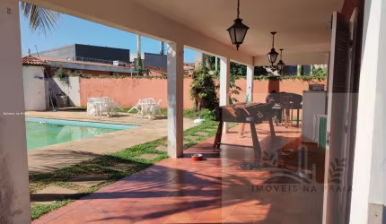 Casa com 4 suítes piscina 5 vagas na Enseada