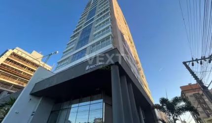 Apartamento mobiliado no centro de Balneário Piçarras com 2 vagas de garagens codigo: 120332