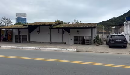 ÓTIMA LOCALIZAÇÃ E AMPLO PARA O SEU COMÉRCIO!!!