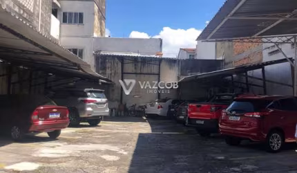 Terreno com prédio residencial na Campina