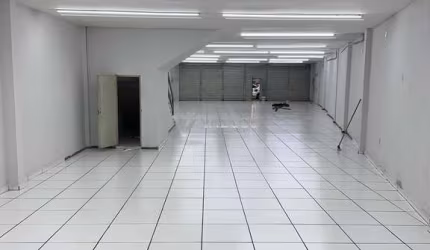 Prédio comercial inteiro na Travessa Padre Eutíquio - Batista Campos