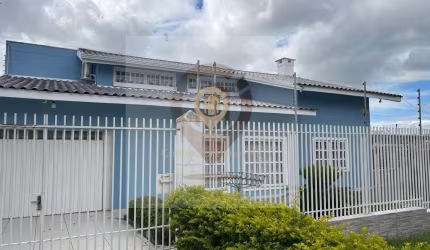 Casa Térrea para Venda em Curitiba, Boa Vista, 3 dormitórios, 1 suíte, 3 banheiros, 3 vagas