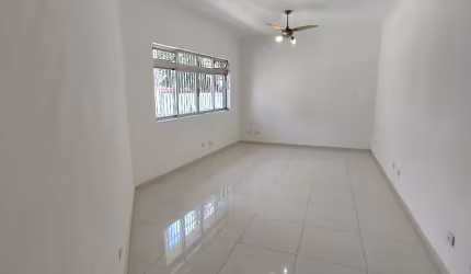 ALUGUEL DE SOBRADO COMERCIAL OU RESIDENCIAL DE 157m2 NO BAIRRO DA APARECIDA EM SANTOS-SP