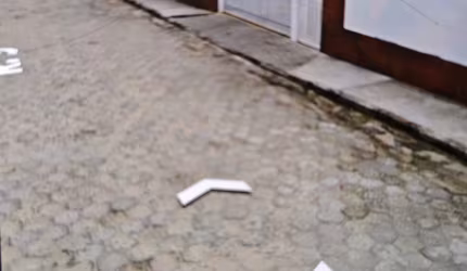 Alugo duplex com 3 quartos sendo duas  suítes no Cambolo