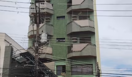 APARTAMENTO Á VENDA - FRENTE A IGREJA SÃO BENEDITO
