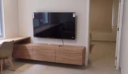 Apartamento de 1 dormitório na quadra da praia de Embaré.