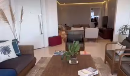 Lindo Apartamento alto padrão, andar alto na Ponta da Praia.