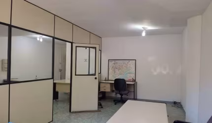 Sala comercial para locação e venda com possui 55 metros quadrados em Alphaville-SP