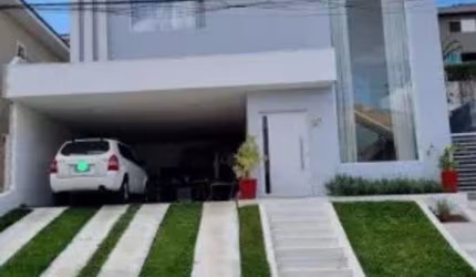 Casa Semi-Térrea para venda tem 275 metros com 4 quartos em Alphaville - Santana de Parnaíba - SP