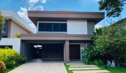 Linda casa com 3 quartos no condomínio Residencial 6 em Alphaville - Santana de Parnaíba - SP