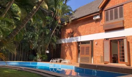Casa para locação tem 500 metros quadrados com 4 quartos em Alphaville - Santana de Parnaíba - SP