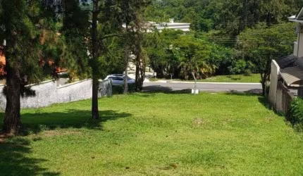 Terreno para venda tem 657 metros quadrados em Alphaville - Santana de Parnaíba - SP