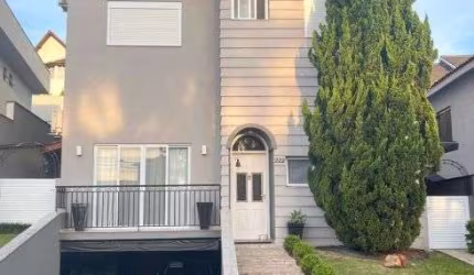 Casa para venda possui 230 metros quadrados com 3 quartos em Alphaville - Santana de Parnaíba - SP