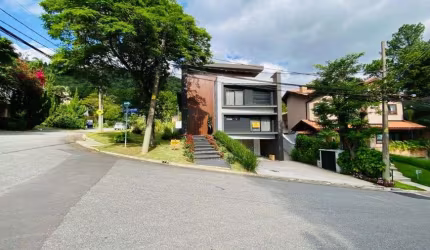 Imóvel para venda tem 363 metros quadrados com 5 quartos em Alphaville - Santana de Parnaíba - SP