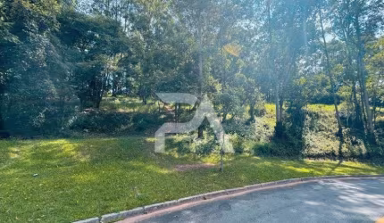Maravilhoso lote, para construir uma belíssima casa, no condomínio Tamboré 1 - Alphaville