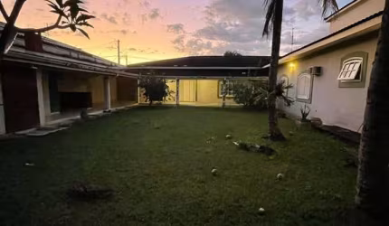 Oportunidade! Casa Espaçosa em Bairro Nobre de Taubaté SP