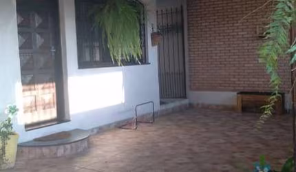 Casa ampla com 4 dormitórios à venda perto do centro de Tremembé -SP