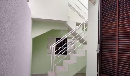 Casa com Edícula à Venda em Tremembé -SP com 4 Dormitórios e Banheira.
