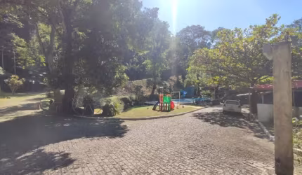 Sítio Comercial à Venda em Guapimirim