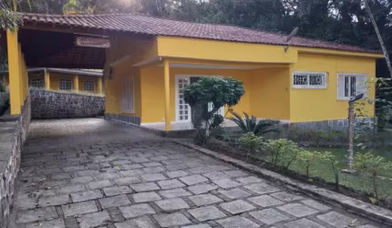 Casa em Condomínio em Guapimirim à Venda