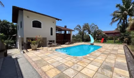 Casa em Condomínio em Guapimirim à Venda