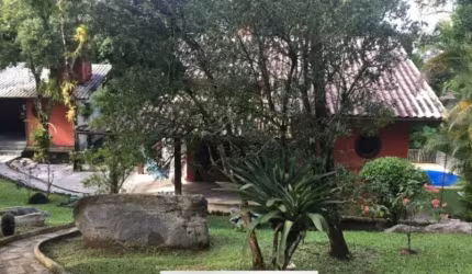 Casa de Condomínio à Venda em Caneca Fina