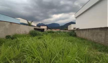 Terreno próximo à Praça da Cotia à Venda
