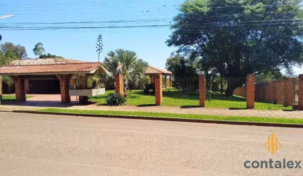 Casa de Alto Padrão Com Muito Espaço e Conforto e Amplo Terreno.