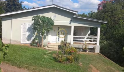 BELO SÍTIO COM TRÊS CASAS, BAIRRO CALIFÓRNIA