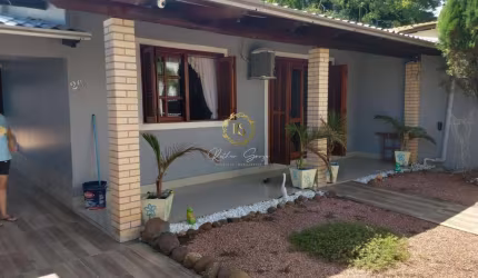 CASA COM 03 DORMITÓRIOS, BAIRRO BERTO CÍRIO