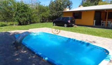 CASA COM PISCINA