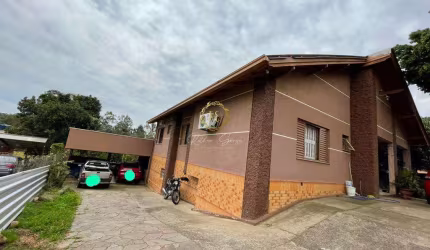 CASA 04 DORMITÓRIOS/QUARTOS BAIRRO BERTO CÍRIO/NSR